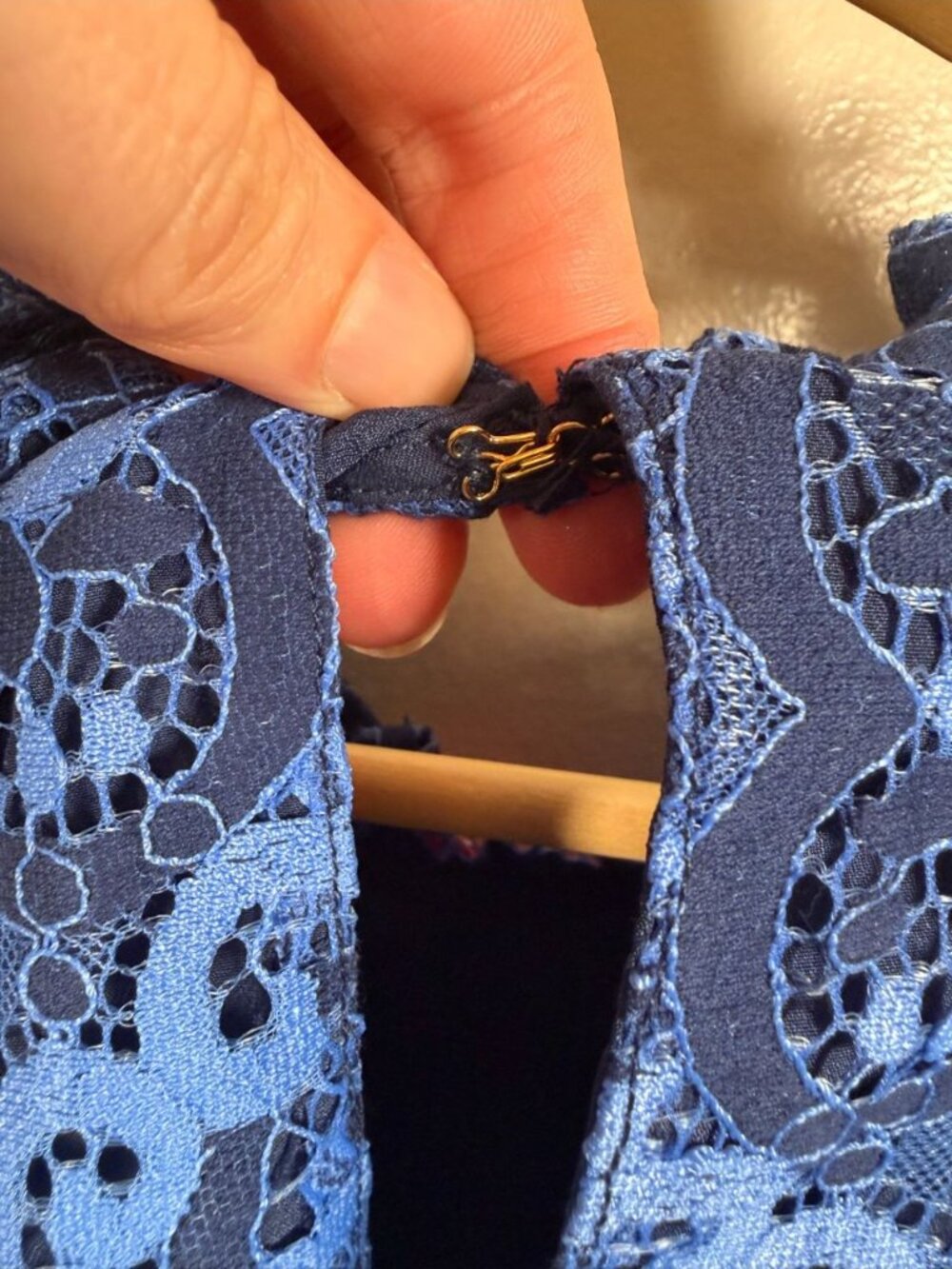 Lilly Pulitzer Averi Lace Long Sleeve Top Size Large Boca Blue Preppy Event - Picture 10 of 13